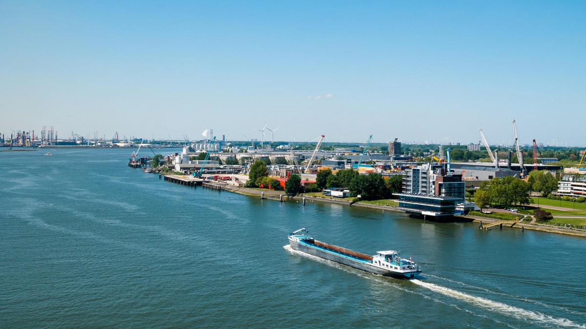 Minister-president Rutte en minister Kaag ontvangen EC-voorzitter Von der Leyen in Rotterdam