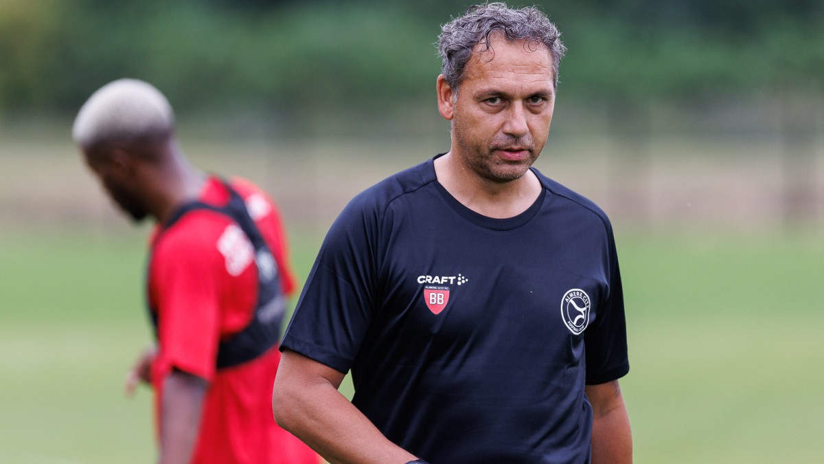 Jeffrey Talan nieuwe assistent-trainer, Tim Bakens naar Helmond
