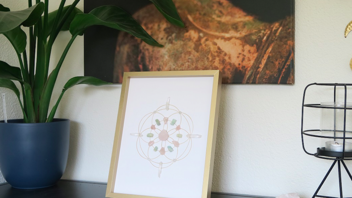 Saartje van spiritueel wonen legt je uit wat Crystal Grids zijn!