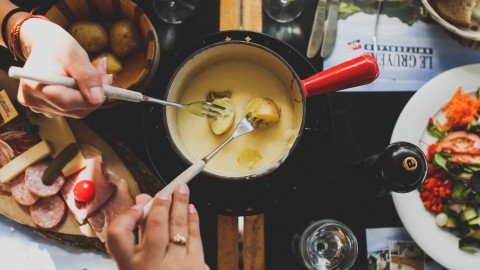 11 april word Kaasfondue Dag gevierd