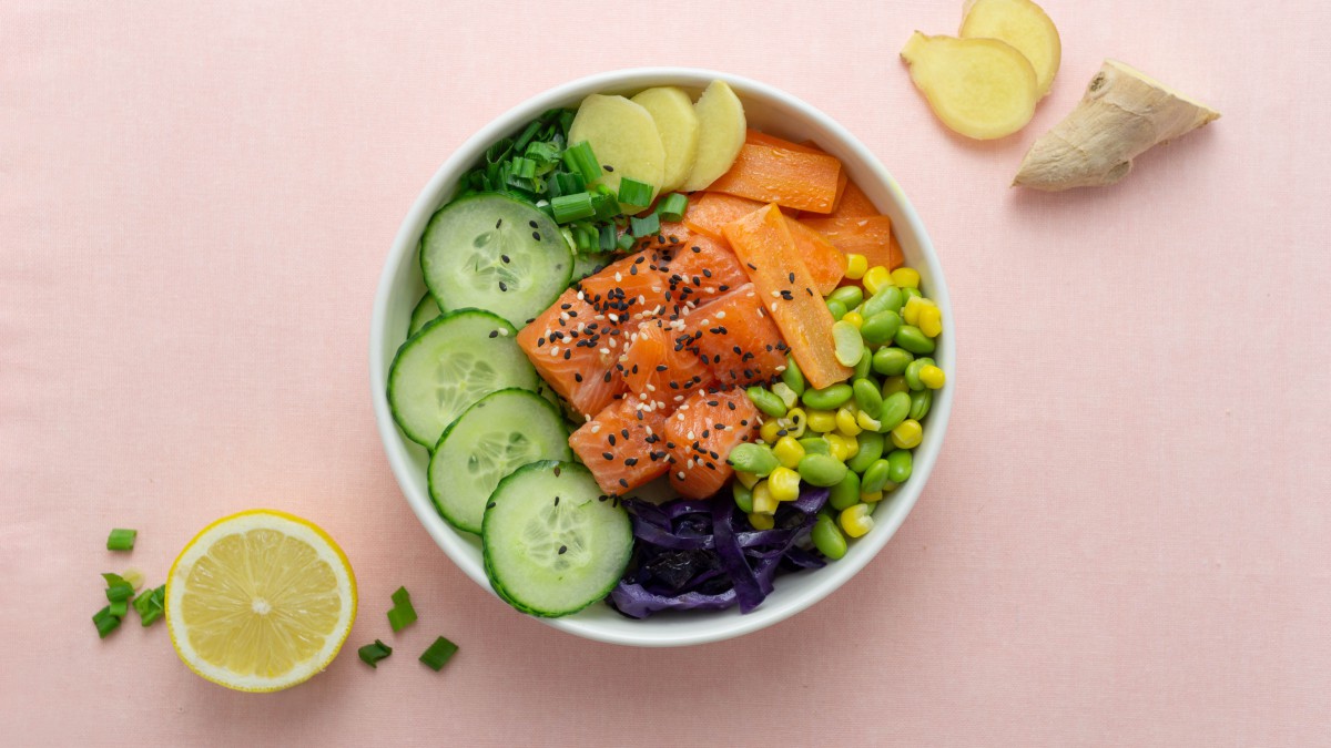 Poké Bowl met zalm maken