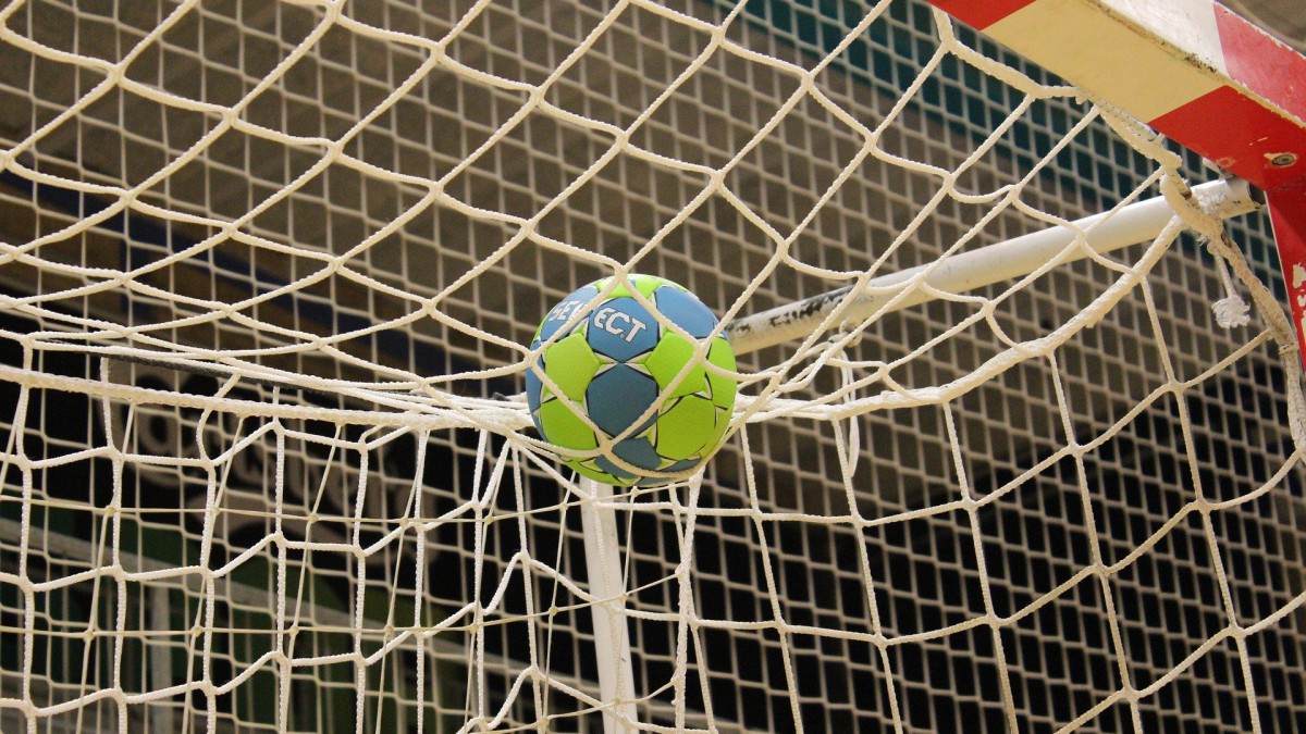 Handbalster Smeets scheurt kruisband