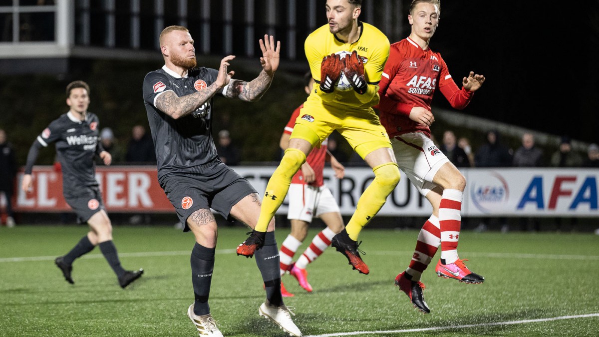 Almere City FC laat zich de kaas van het brood eten 