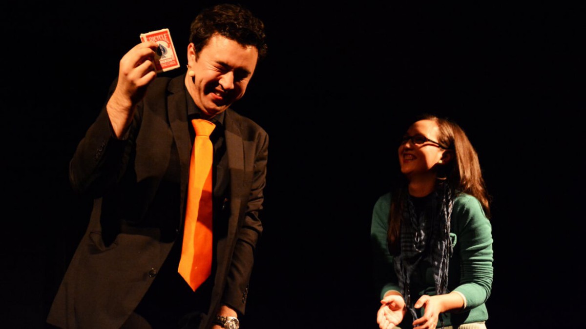 ‘HAHA’ EN ‘HUH’ TIJDENS DE EERSTE COMEDY & MAGIC AVOND IN ALMERE