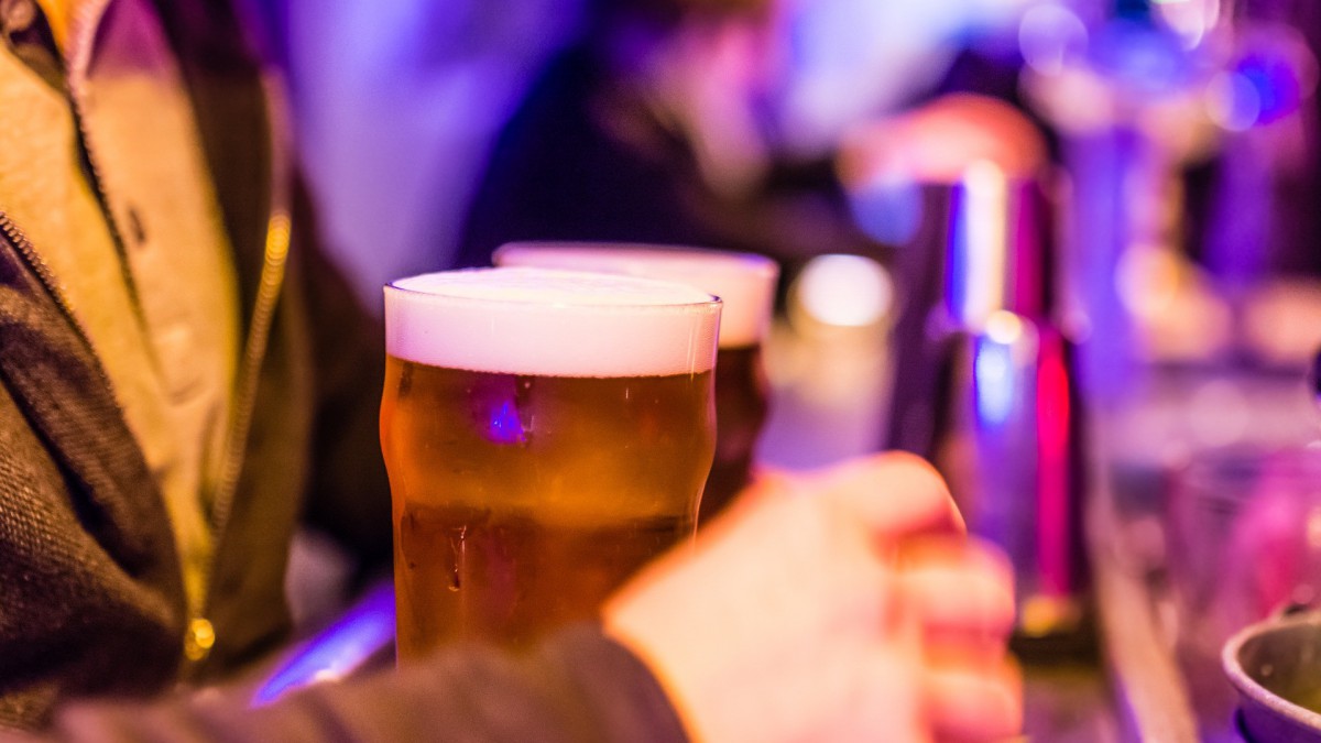 Messen, schroevendraaiers en drugs in horecakluizen