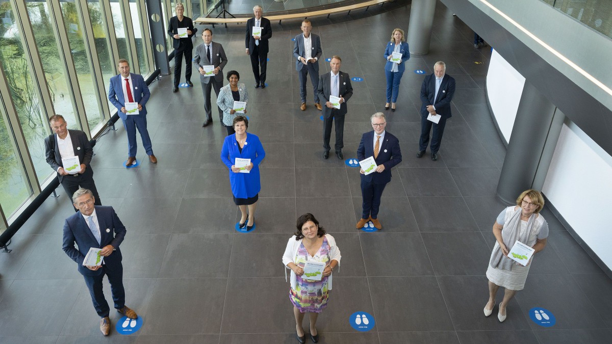 Manifest met Flevolands aanbod aan Nederland.