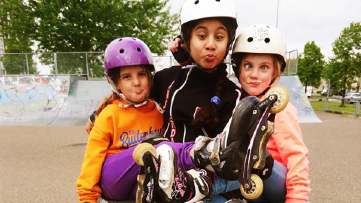 Skaters krijgen hulp van een professional!