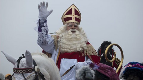 Sinterklaas onthaald in Kunstlinie Almere Flevoland