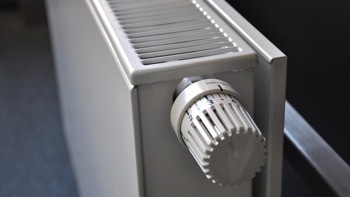 Nuon wil huizen verwarmen met superhoutkachel