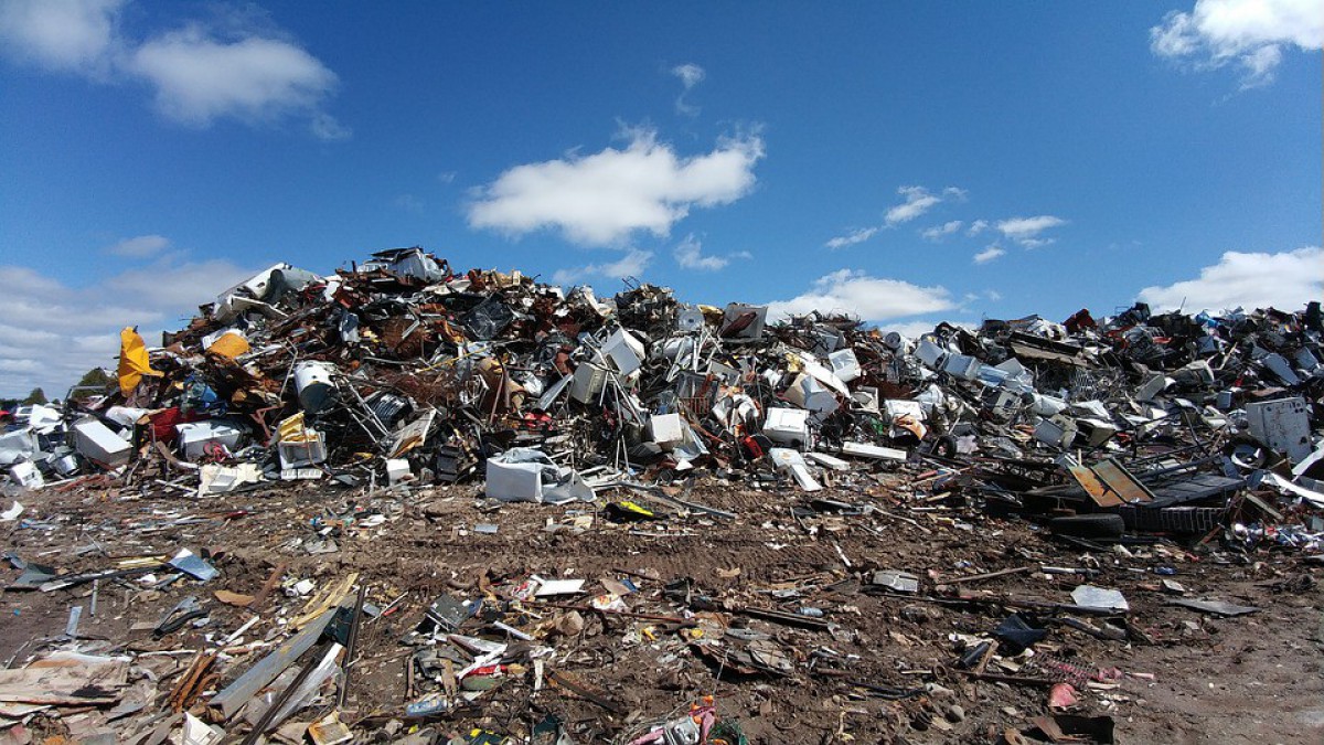 'Beul van Almere' helpt bij recyclen van papier en plastic