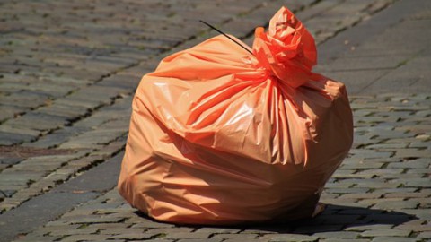 Bewoners Stedenwijk Noord zijn afval spuugzat