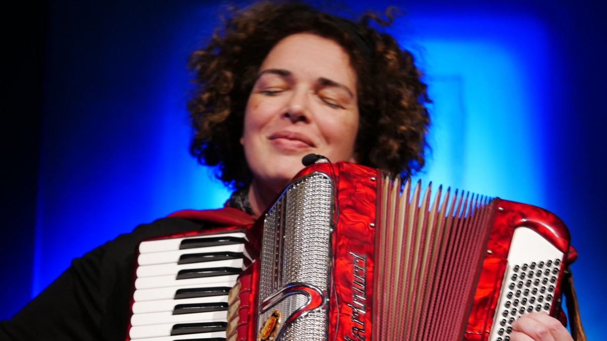 Almeerse singer-songwriter krijgt podium voor diversiteit