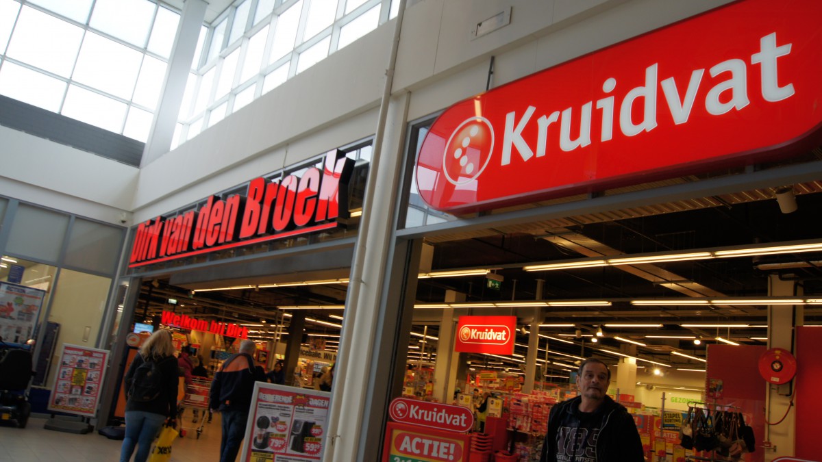Detailhandel zet ruim 2 procent meer om in april