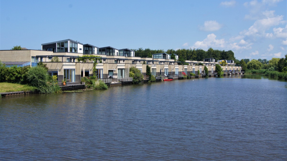 College wil teruggeven grond versimpelen