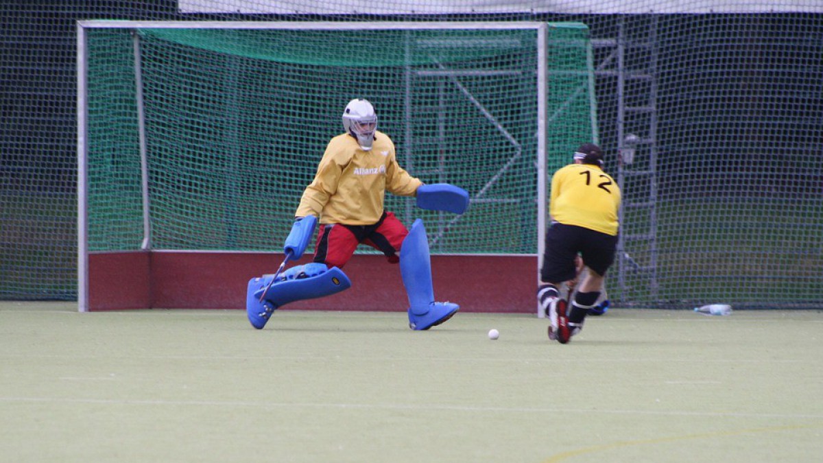 Dames Almeerse HC grijpen laatste strohalm