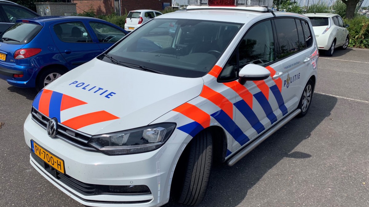 Tatoeage verraadt man die rijbewijs broer gebruikt