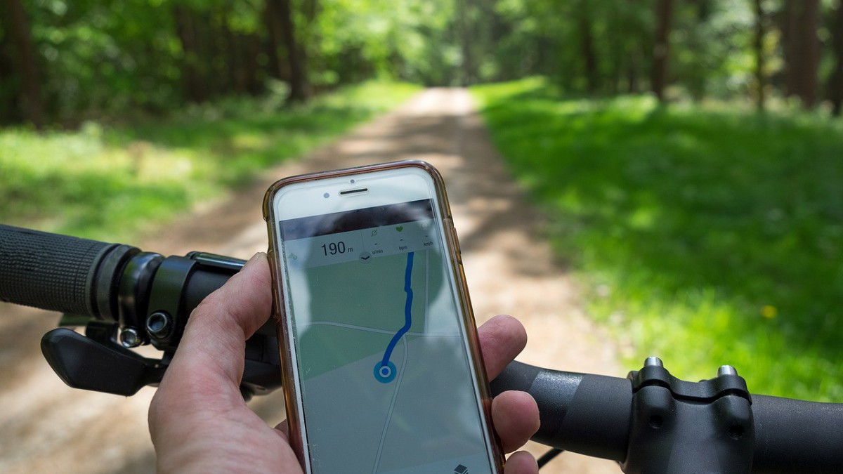 Ruim 200 boetes voor appen op de fiets