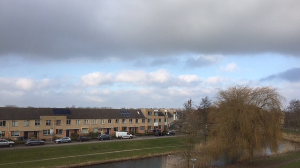 Eerst bewolkt later opklaringen.