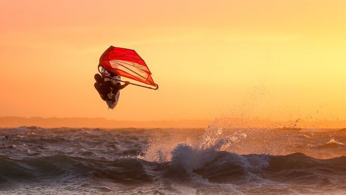 Lilian de Geus pakt wereldtitel windsurfen