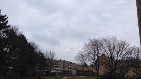 Veel wolken wel droog.