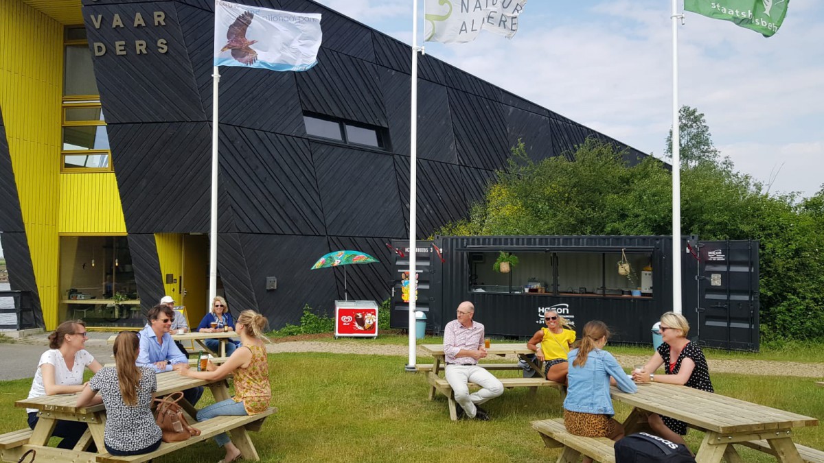 Nieuw terras en natuurkiosk voor natuurbelevingcentrum de Oostvaarders