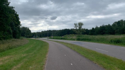 Rustig Weer met Wolkenvelden en overwegend droog.