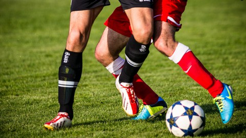 Echnaton start voetbalopleiding tijdens school