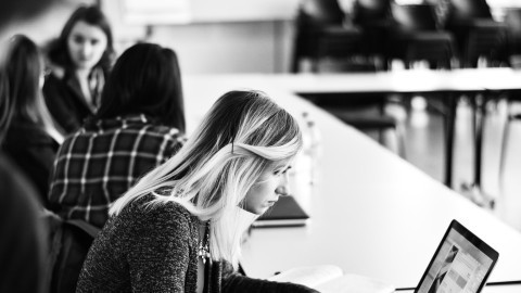 Bonden willen voortgezet onderwijs niet helemaal open voor de zomer