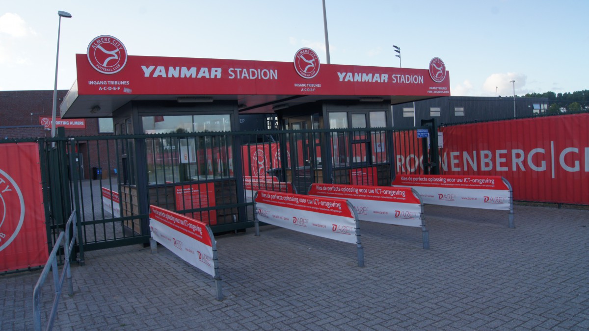Almere City FC verrast met Jorrit Smeets