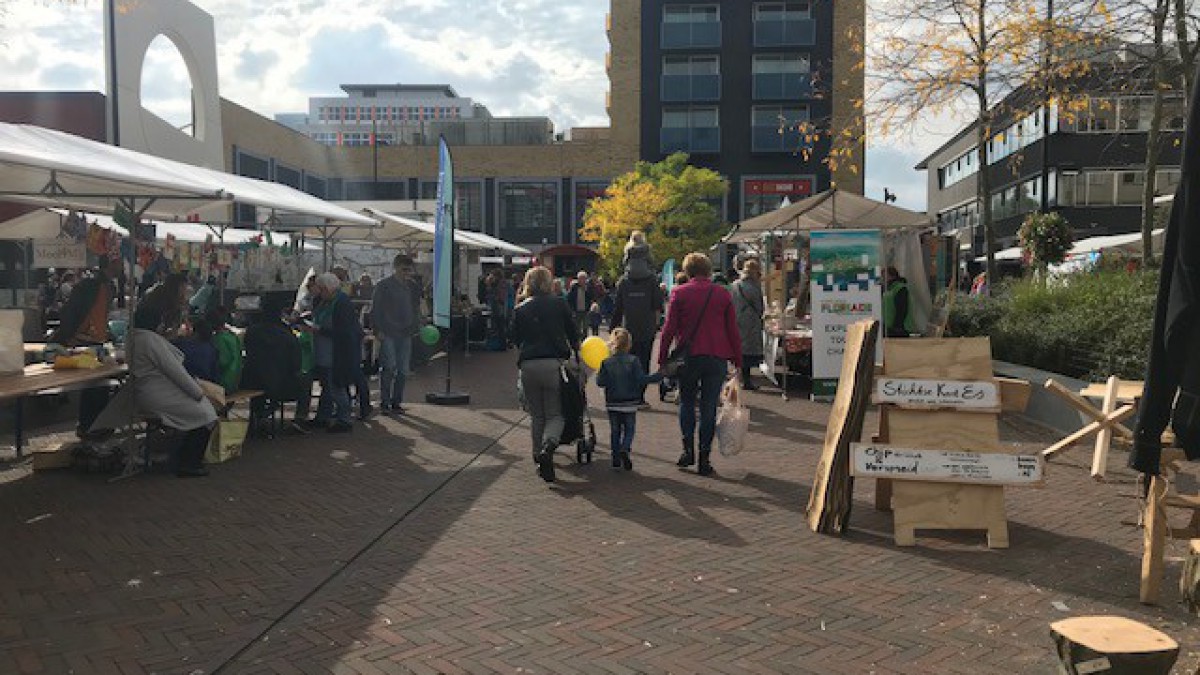 Extra markt Stadhuisplein op dinsdag 22 december
