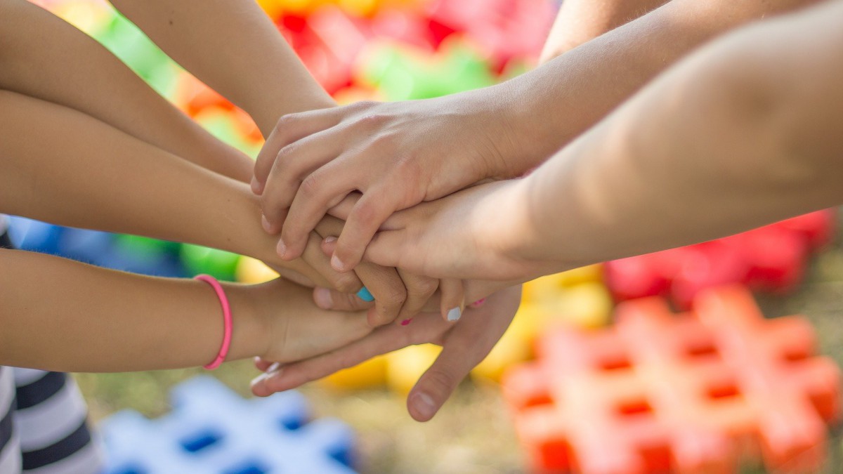 Samenwerken aan oplossingen voor kinderen bij Hoenderloo Groep